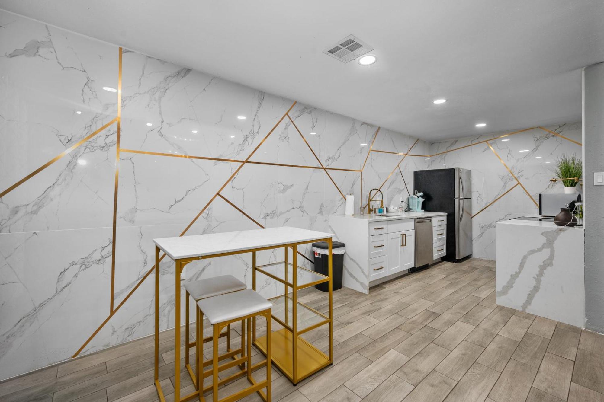 Spacious Galleria Apartment With Free Park Houston Exterior photo