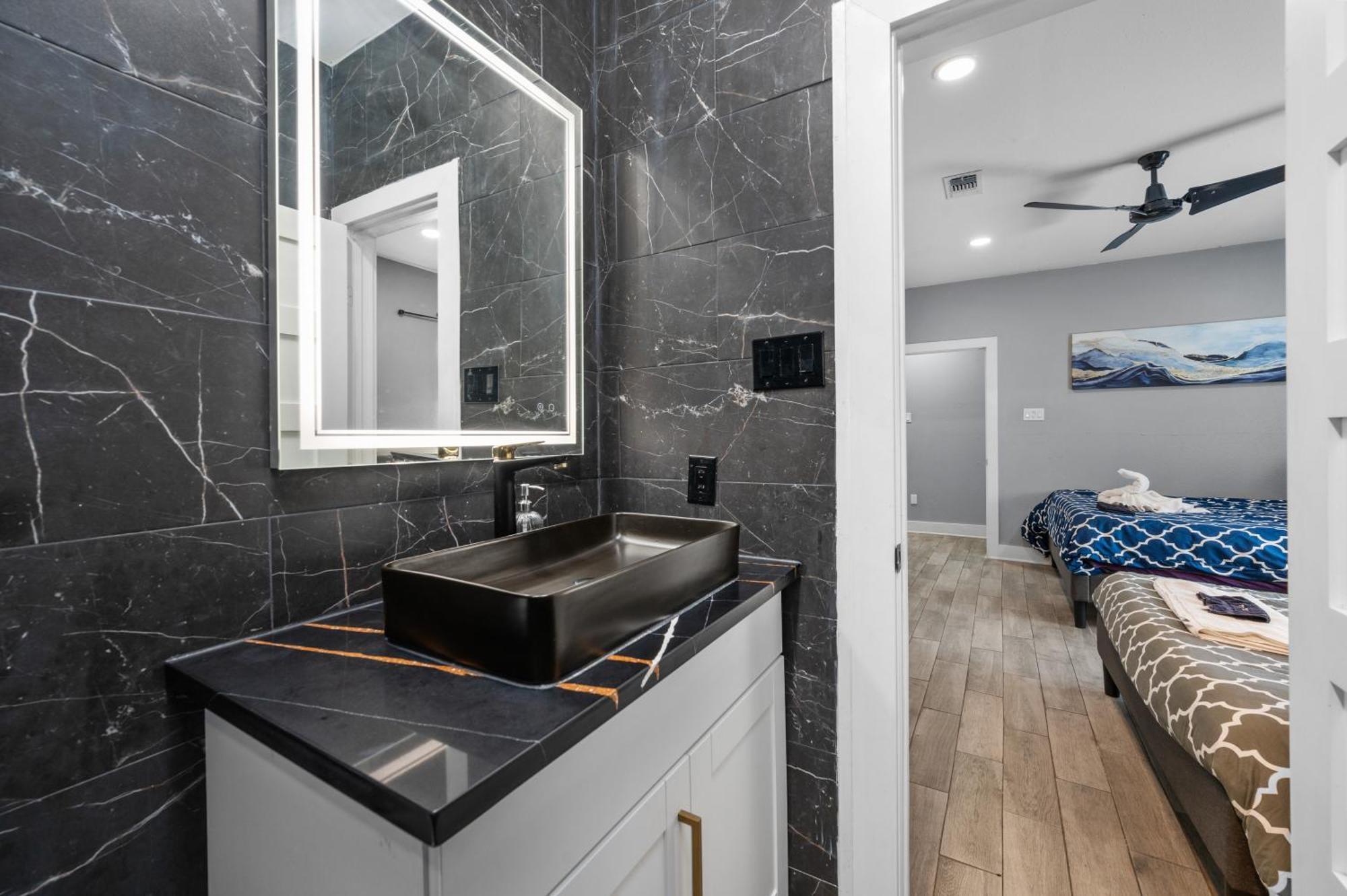 Spacious Galleria Apartment With Free Park Houston Exterior photo